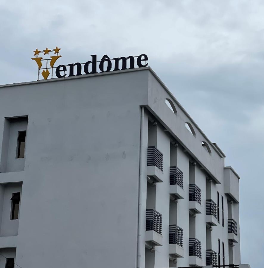 Hotel Vendome Douala Exteriör bild