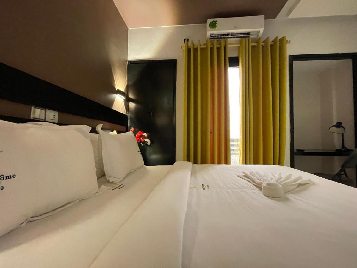 Hotel Vendome Douala Exteriör bild