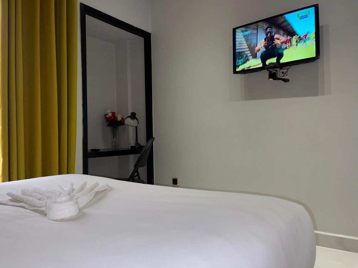 Hotel Vendome Douala Exteriör bild