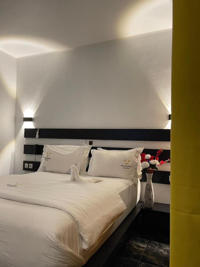 Hotel Vendome Douala Exteriör bild