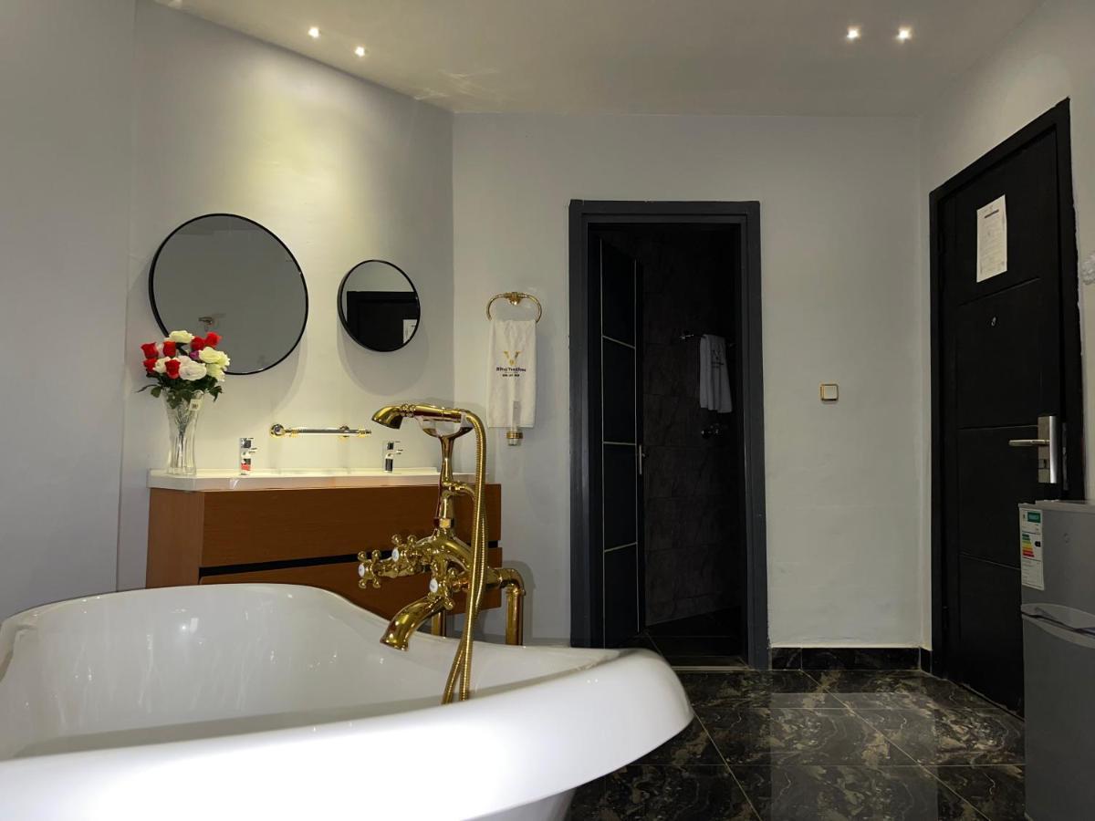 Hotel Vendome Douala Exteriör bild