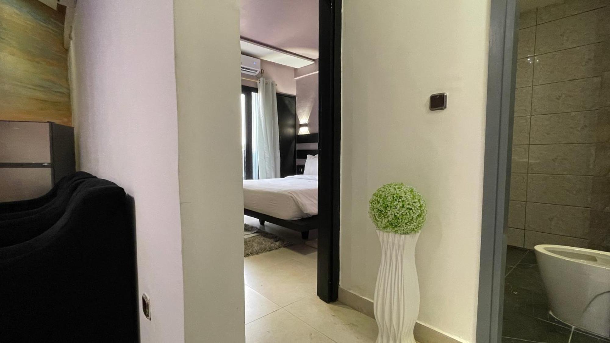 Hotel Vendome Douala Exteriör bild